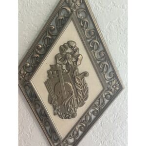 Vintage Dart Ind Gold Violin Musical Wall Plaque Diamond Syroco Style 4473 USA